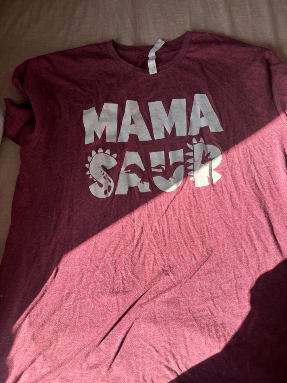 Mama Saur Graphic Women’s tee - Maroon
